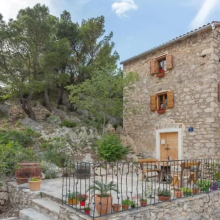 Rustic House & 6 Skradin