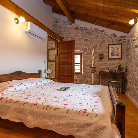 Villa Rustic House & 6 *