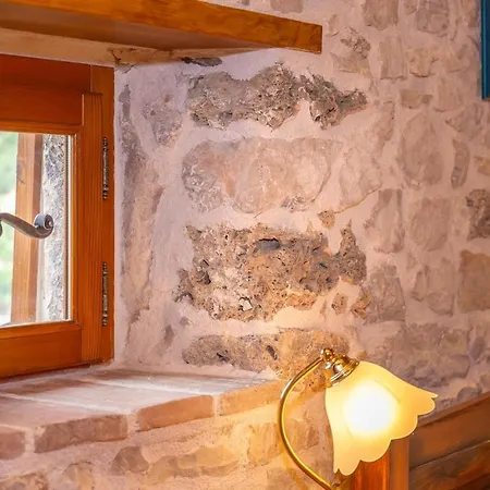 Rustic House & 6 * Skradin