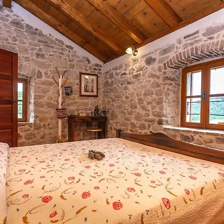 Rustic House & 6